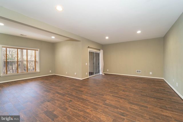 5237 JULE STAR DR, Centreville, VA 20120