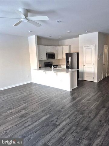 325 MAZZEO DR, Glassboro, NJ 08028