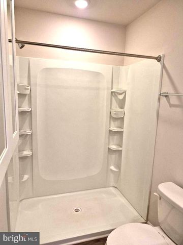 325 MAZZEO DR, Glassboro, NJ 08028