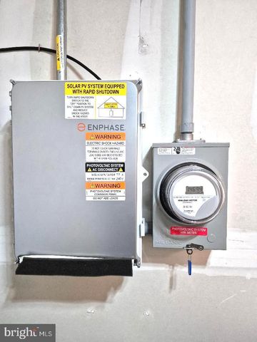 325 MAZZEO DR, Glassboro, NJ 08028