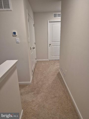 325 MAZZEO DR, Glassboro, NJ 08028