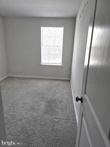 325 MAZZEO DR, Glassboro, NJ 08028