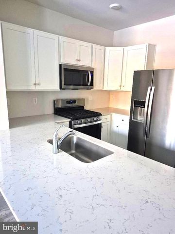 325 MAZZEO DR, Glassboro, NJ 08028