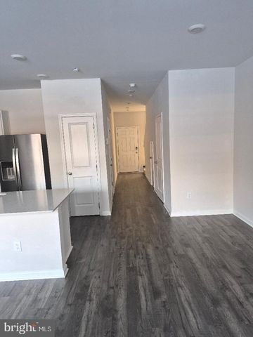 325 MAZZEO DR, Glassboro, NJ 08028