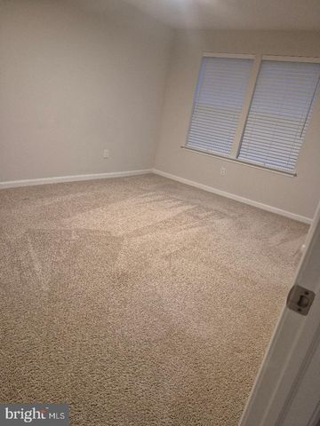 325 MAZZEO DR, Glassboro, NJ 08028