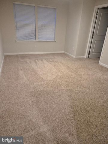 325 MAZZEO DR, Glassboro, NJ 08028