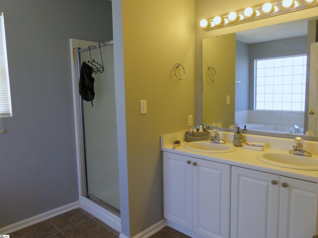 224 Riverrun Drive, Spartanburg, SC 29303