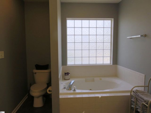 224 Riverrun Drive, Spartanburg, SC 29303