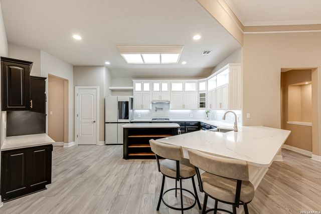 18930 Calle Cierra, San Antonio, TX 78258