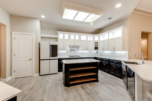 18930 Calle Cierra, San Antonio, TX 78258