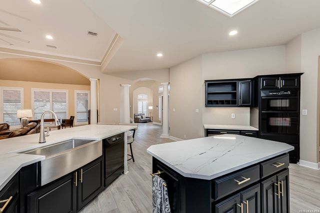 18930 Calle Cierra, San Antonio, TX 78258