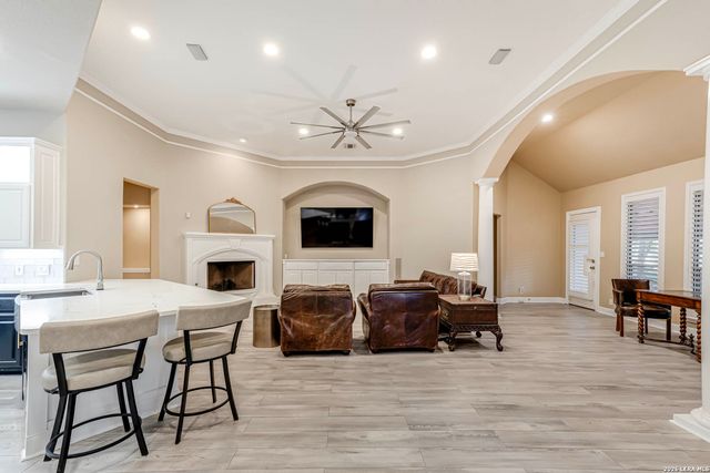 18930 Calle Cierra, San Antonio, TX 78258