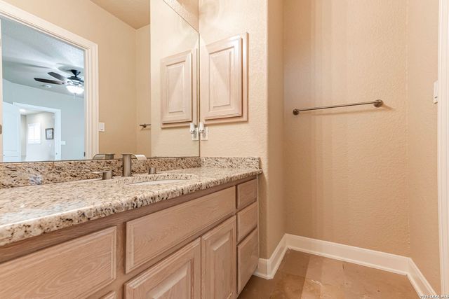 18930 Calle Cierra, San Antonio, TX 78258