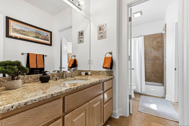18930 Calle Cierra, San Antonio, TX 78258