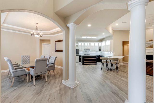 18930 Calle Cierra, San Antonio, TX 78258