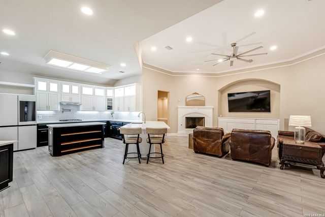 18930 Calle Cierra, San Antonio, TX 78258