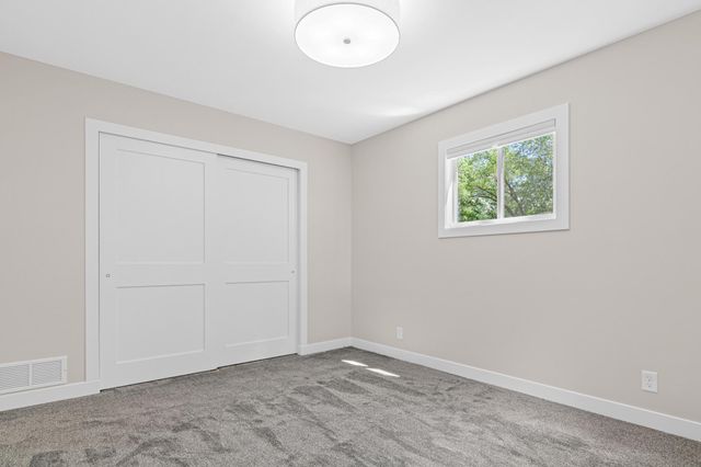 2593 Germain Street N, Maplewood, MN 55109