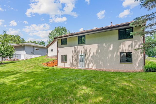 2593 Germain Street N, Maplewood, MN 55109