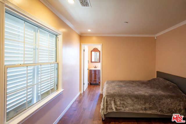 6449 Radford Avenue, North Hollywood, CA 91606