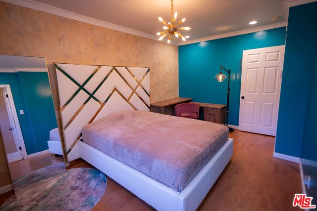 6449 Radford Avenue, North Hollywood, CA 91606