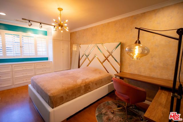 6449 Radford Avenue, North Hollywood, CA 91606