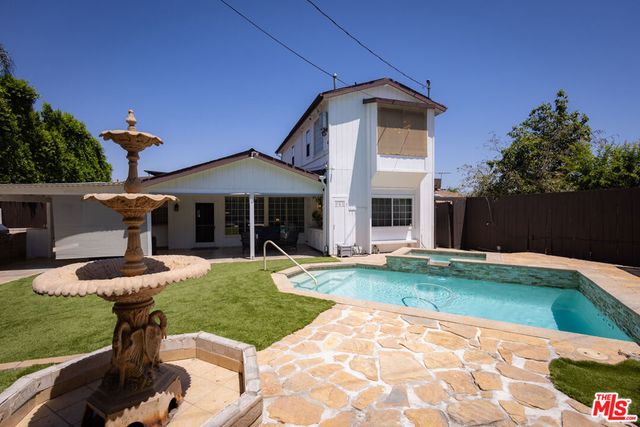 6449 Radford Avenue, North Hollywood, CA 91606