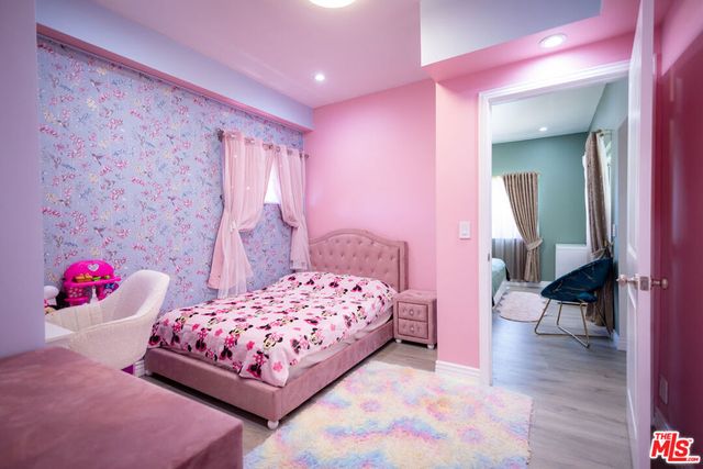 6449 Radford Avenue, North Hollywood, CA 91606