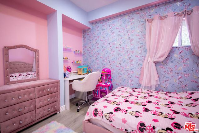 6449 Radford Avenue, North Hollywood, CA 91606