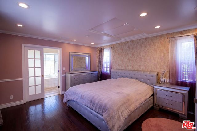 6449 Radford Avenue, North Hollywood, CA 91606