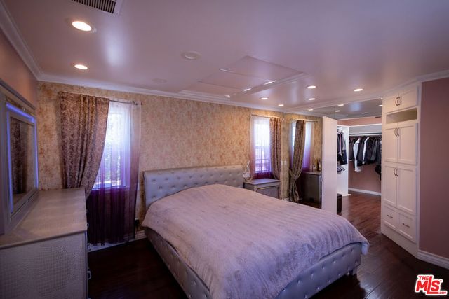 6449 Radford Avenue, North Hollywood, CA 91606