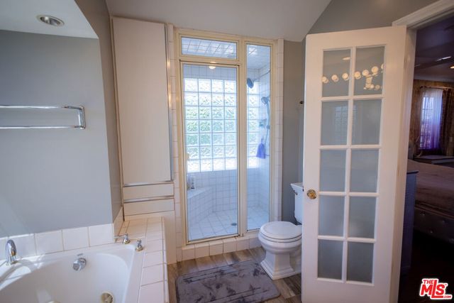 6449 Radford Avenue, North Hollywood, CA 91606