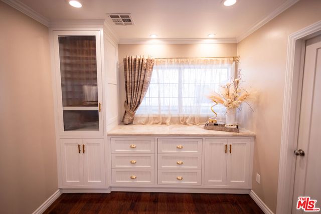 6449 Radford Avenue, North Hollywood, CA 91606