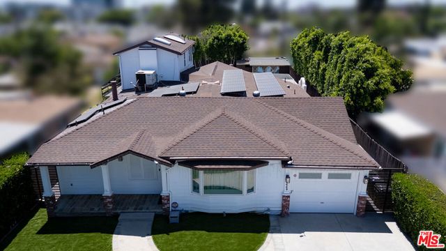 6449 Radford Avenue, North Hollywood, CA 91606