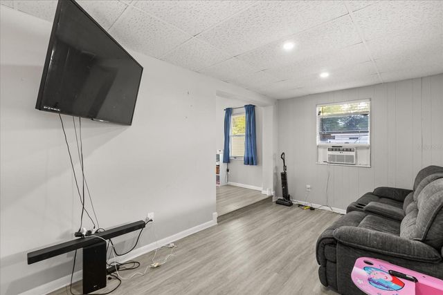 609 E HIGHLAND STREET, Altamonte Springs, FL 32701