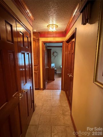 214 Fallingwood Circle, Gastonia, NC 28056
