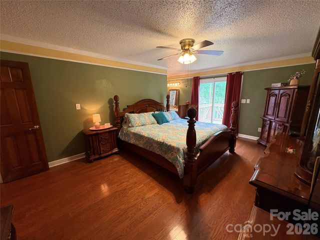 214 Fallingwood Circle, Gastonia, NC 28056