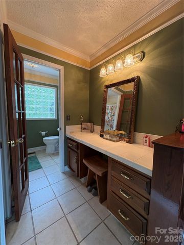 214 Fallingwood Circle, Gastonia, NC 28056