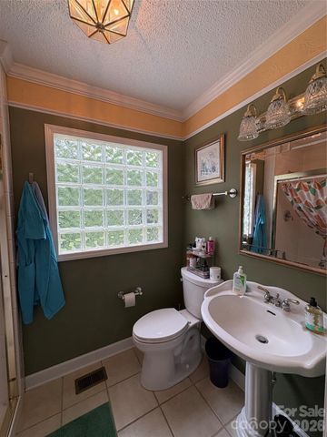 214 Fallingwood Circle, Gastonia, NC 28056
