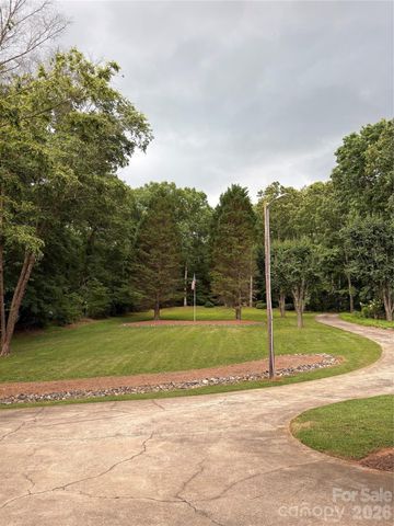 214 Fallingwood Circle, Gastonia, NC 28056