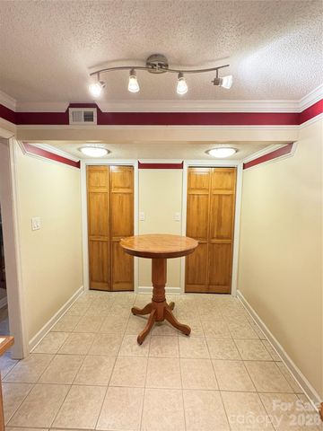 214 Fallingwood Circle, Gastonia, NC 28056