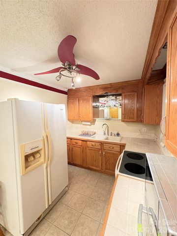 214 Fallingwood Circle, Gastonia, NC 28056
