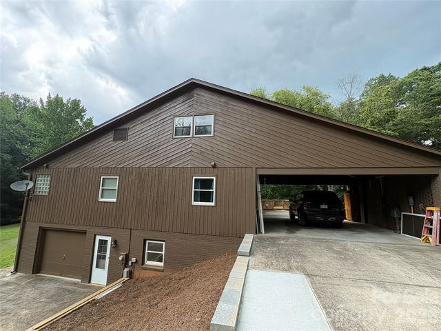 214 Fallingwood Circle, Gastonia, NC 28056