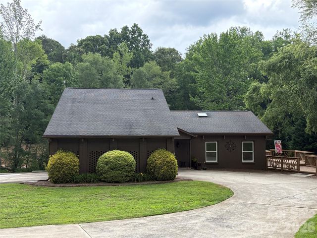 214 Fallingwood Circle, Gastonia, NC 28056