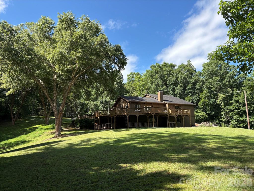 214 Fallingwood Circle, Gastonia, NC 28056