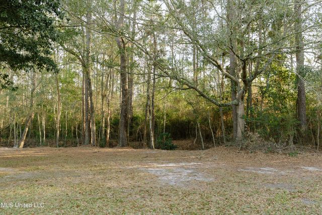 1405 Kingfisher Drive, Gautier, MS 39553