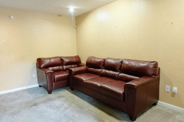 1405 Kingfisher Drive, Gautier, MS 39553