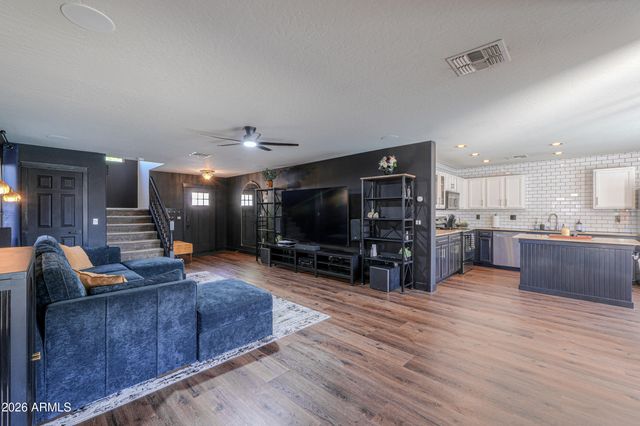 731 E REFLECTION Place, Chandler, AZ 85286