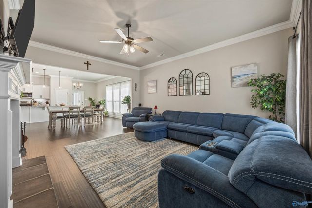 131 Kambry Grove Drive, Huntsville, AL 35811