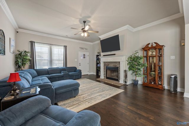 131 Kambry Grove Drive, Huntsville, AL 35811