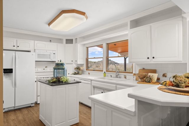 3892 Joe Bald Road, Kimberling City, MO 65686